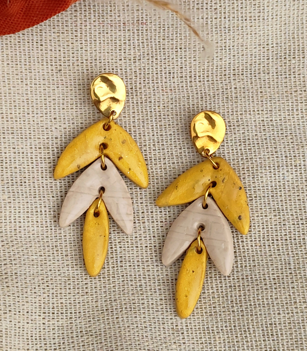 Boucles d'oreilles pendantes "Pétales"