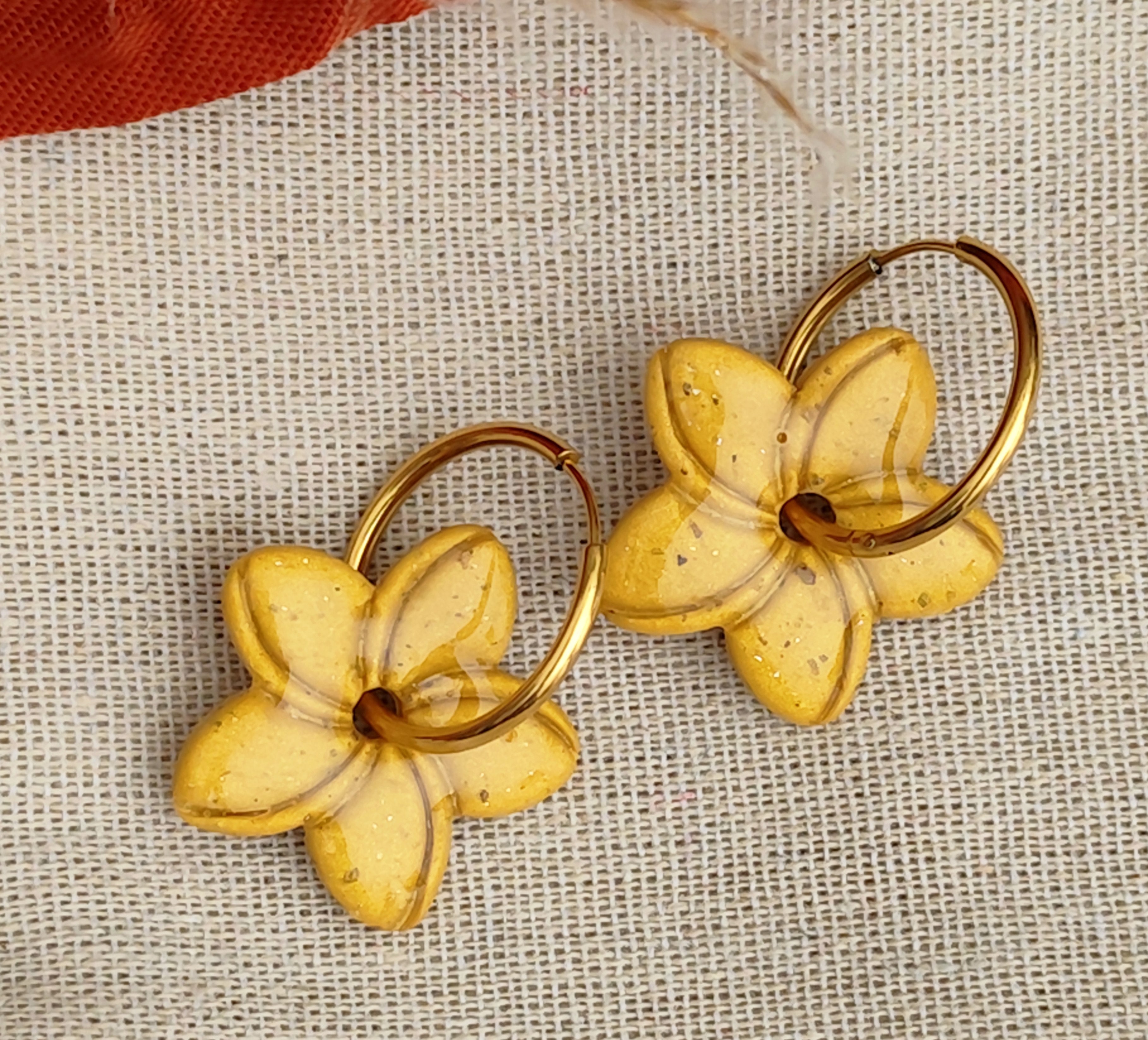 Pampilles "fleur" avec créoles simples