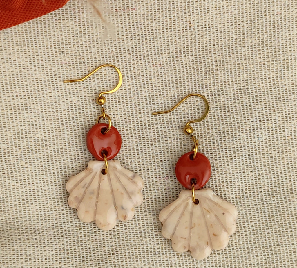 Boucles d'oreilles pendantes "Coquille"